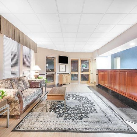Baymont By Wyndham Paris Motel Ngoại thất bức ảnh
