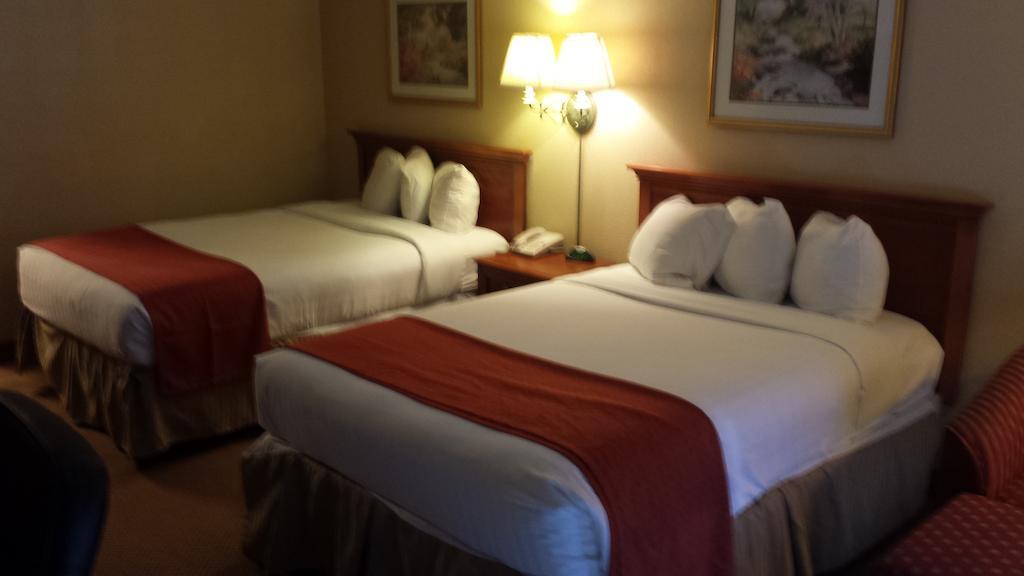 Baymont By Wyndham Paris Motel Phòng bức ảnh