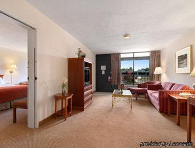 Baymont By Wyndham Paris Motel Phòng bức ảnh