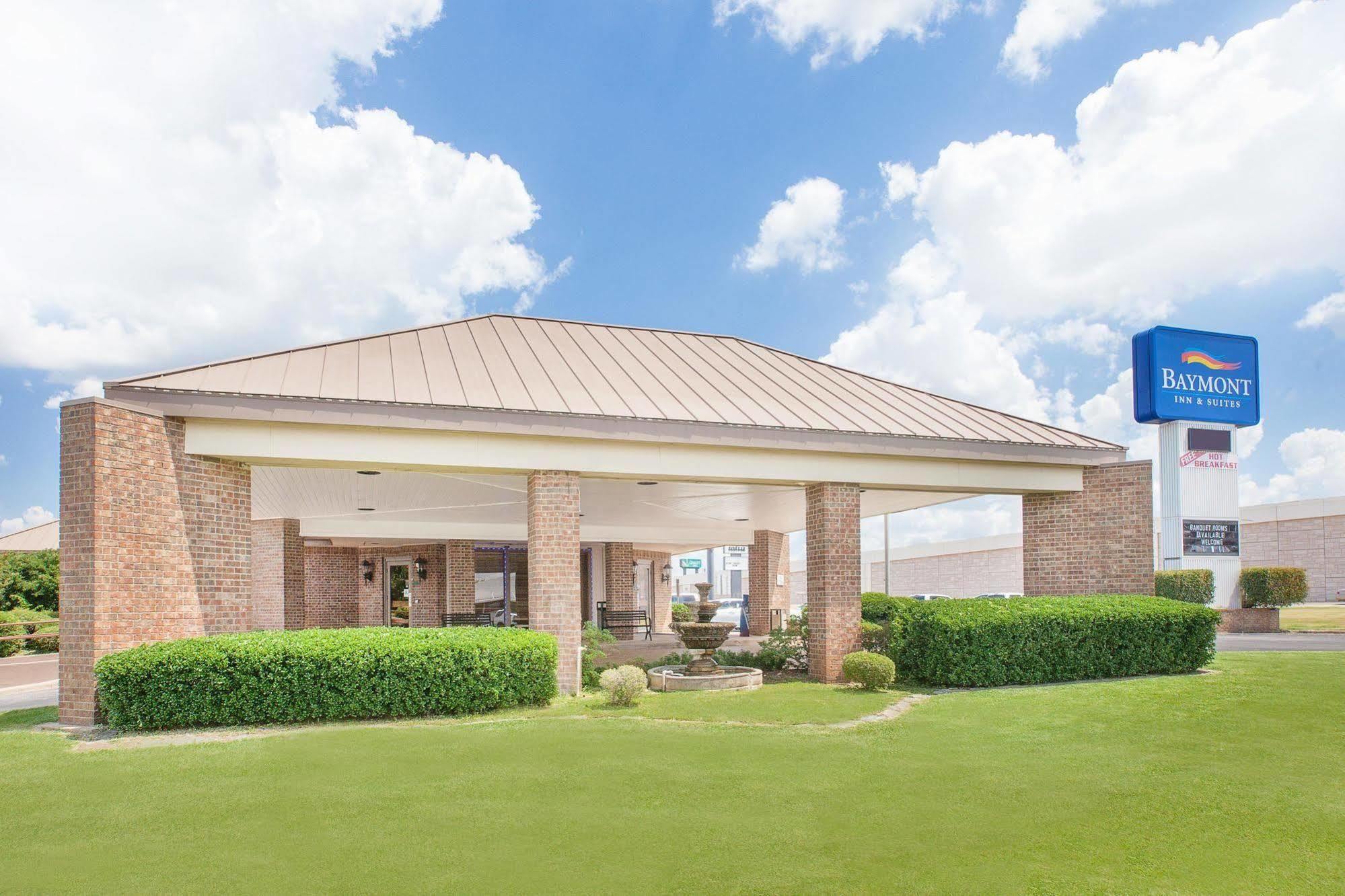 Baymont By Wyndham Paris Motel Ngoại thất bức ảnh