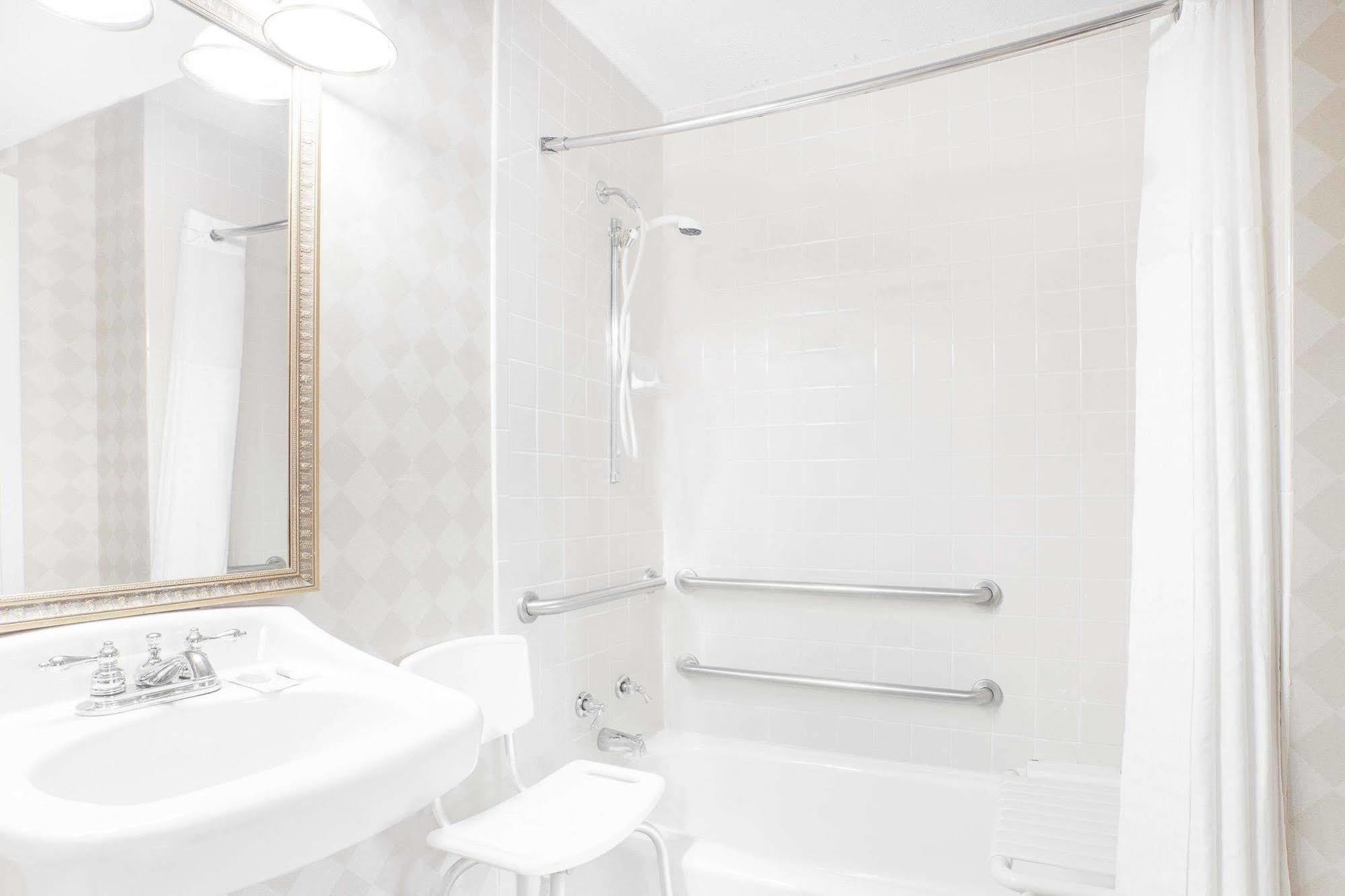 Baymont By Wyndham Paris Motel Ngoại thất bức ảnh